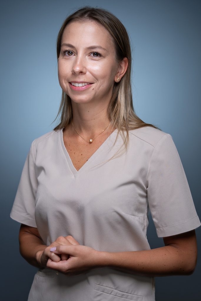 lek. dent. Aleksandra Kośmider lek. dent. Aleksandra Kośmider